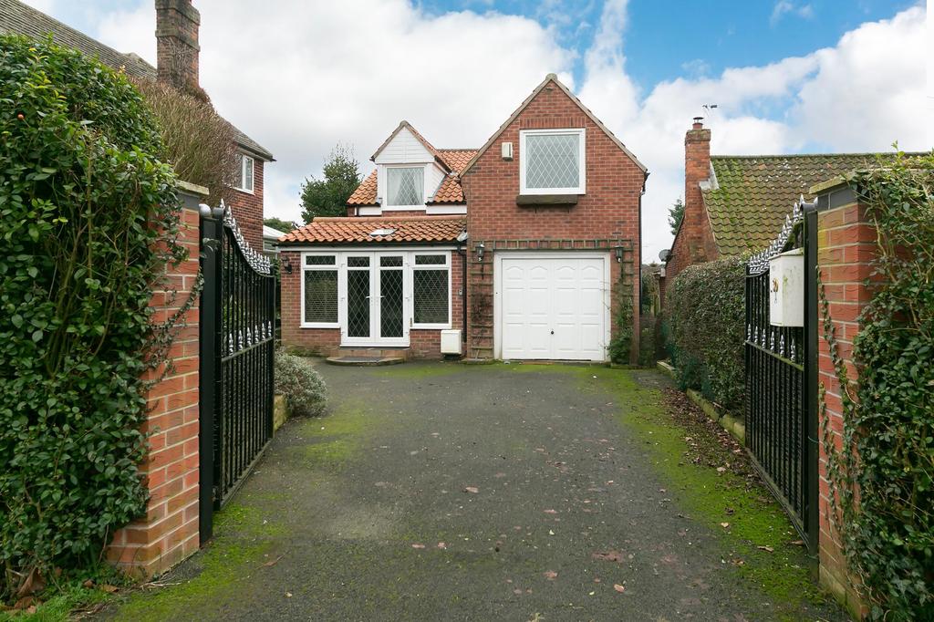 Spring Road, Market Weighton, York 3 bed detached house £300,000
