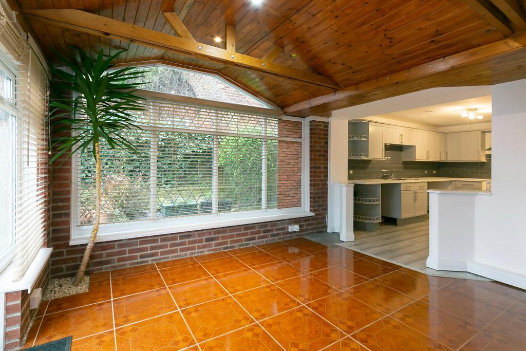 Spring Road, Market Weighton, York 3 bed detached house £300,000