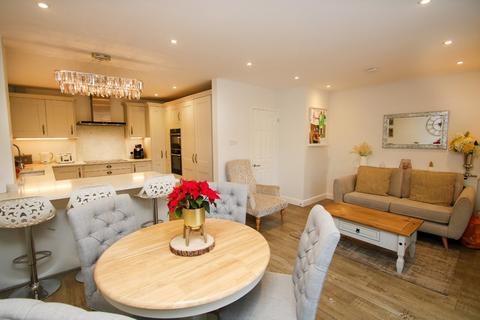 5 Bracken Dell, Rayleigh, SS6 8LP