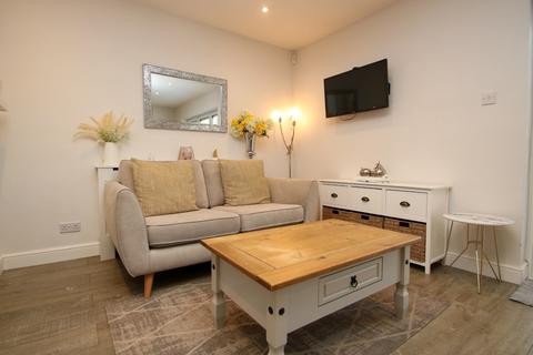5 Bracken Dell, Rayleigh, SS6 8LP