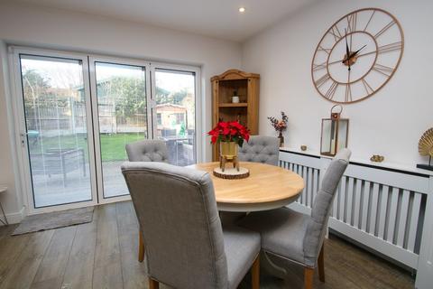 5 Bracken Dell, Rayleigh, SS6 8LP