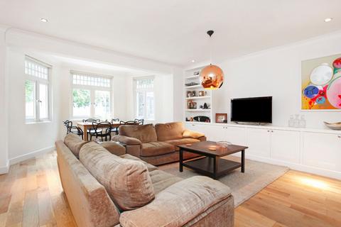 2 bedroom flat for sale, Clapham Common North Side, Battersea, London