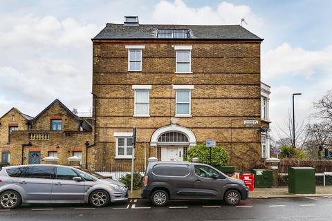 2 bedroom flat for sale, Clapham Common North Side, Battersea, London