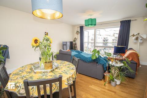 2 bedroom apartment to rent, Electra House, Celestia, Cardiff Bay