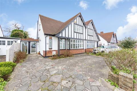 30 Meadow Way, Upminster, RM14 3AD