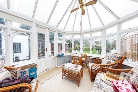 30 Meadow Way, Upminster, RM14 3AD