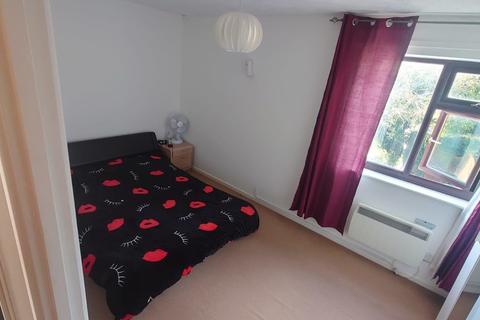 2 Aynscombe Close, Dunstable, LU6 1FA