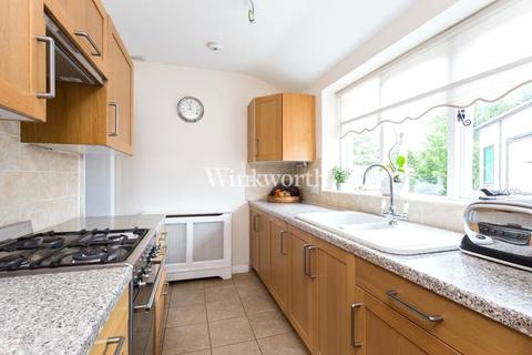 3 bedroom end of terrace house to rent - Riverway, Palmers Green, N13