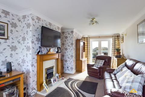 7 Holly Close, Cherry Willingham, Lincoln, LN3 4BH