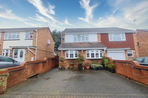 29 Oates Road, Romford, RM5 2DX
