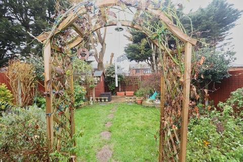 29 Oates Road, Romford, RM5 2DX