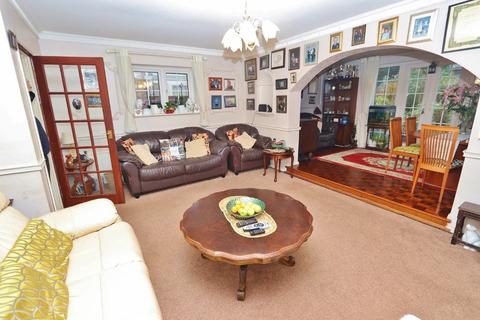 29 Oates Road, Romford, RM5 2DX