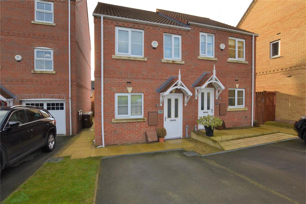 Springfield Road, Lofthouse, Wakefield 2 bed semidetached house £725