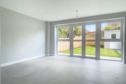 Pear Tree Cottage Lake Lane, Barnham, Bognor Regis, PO22 0AD