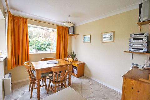 2 Greenacres, Dudley, DY3 3PX