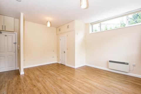 Studio to rent, Cotswold Dene, Standlake