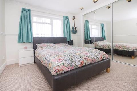 15 Atherfield Road, Southampton, SO16 9NN
