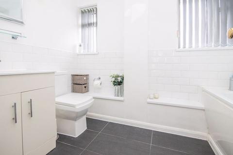 15 Atherfield Road, Southampton, SO16 9NN