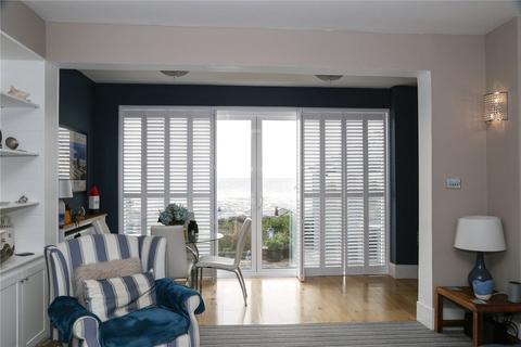 35 Thorpe Esplanade, Thorpe Bay, Southend-on-sea, SS1 3BA