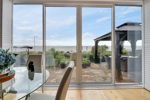 35 Thorpe Esplanade, Thorpe Bay, Southend-on-sea, SS1 3BA