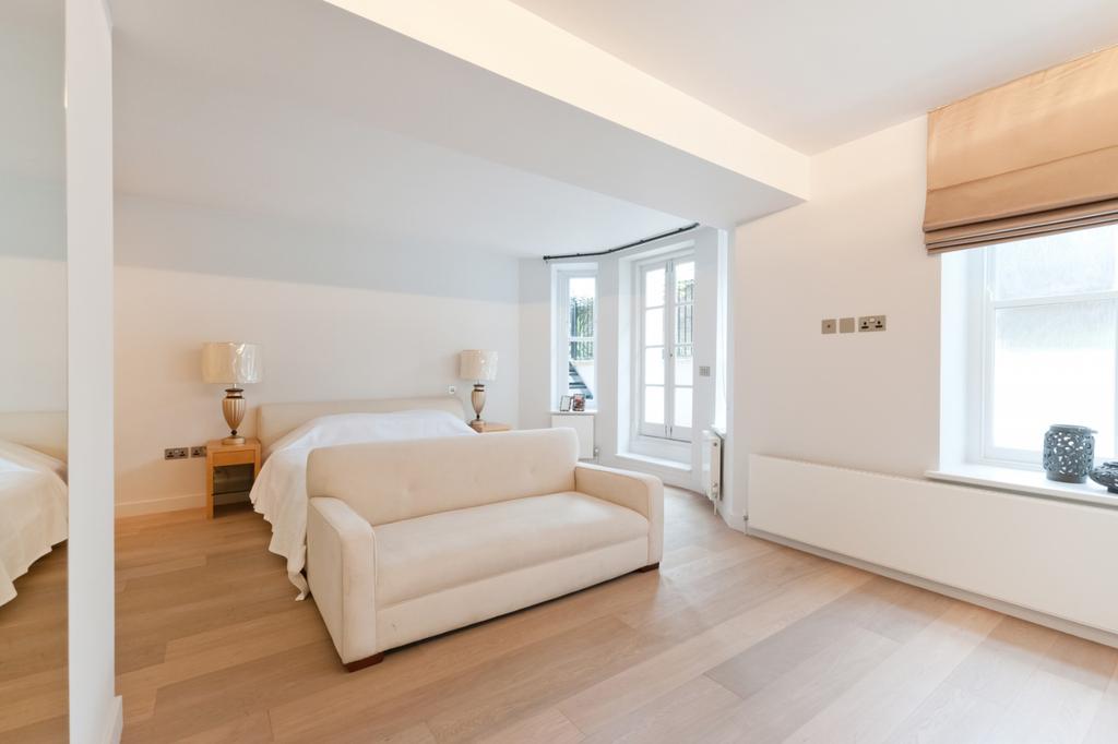 Master bedroom2
