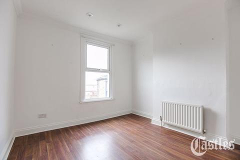 124 Clifden Road, London, E5 0LN