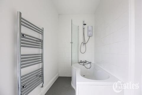 124 Clifden Road, London, E5 0LN