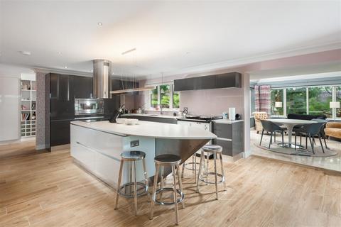 7 Bowood Park, Lanteglos, Camelford, PL32 9LA