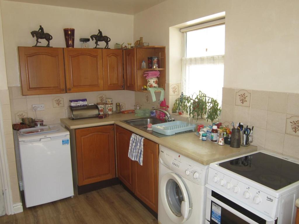 Towyn Way West, Towyn, Abergele 3 bed detached bungalow £165,000