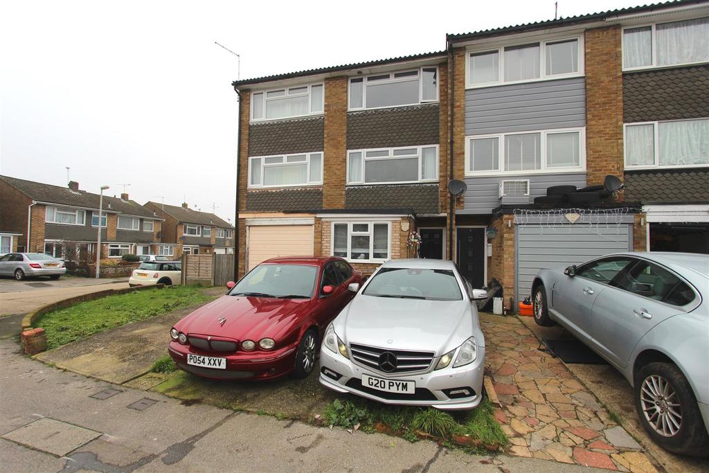 Greenvale Gardens, Gillingham 3 bed townhouse £220,000