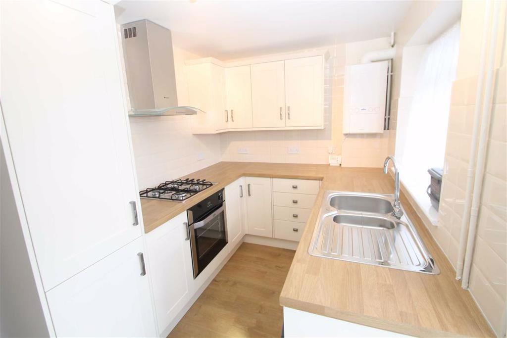 Calder Vale, WEST BLETCHLEY, Milton Keynes 3 bed terraced house £
