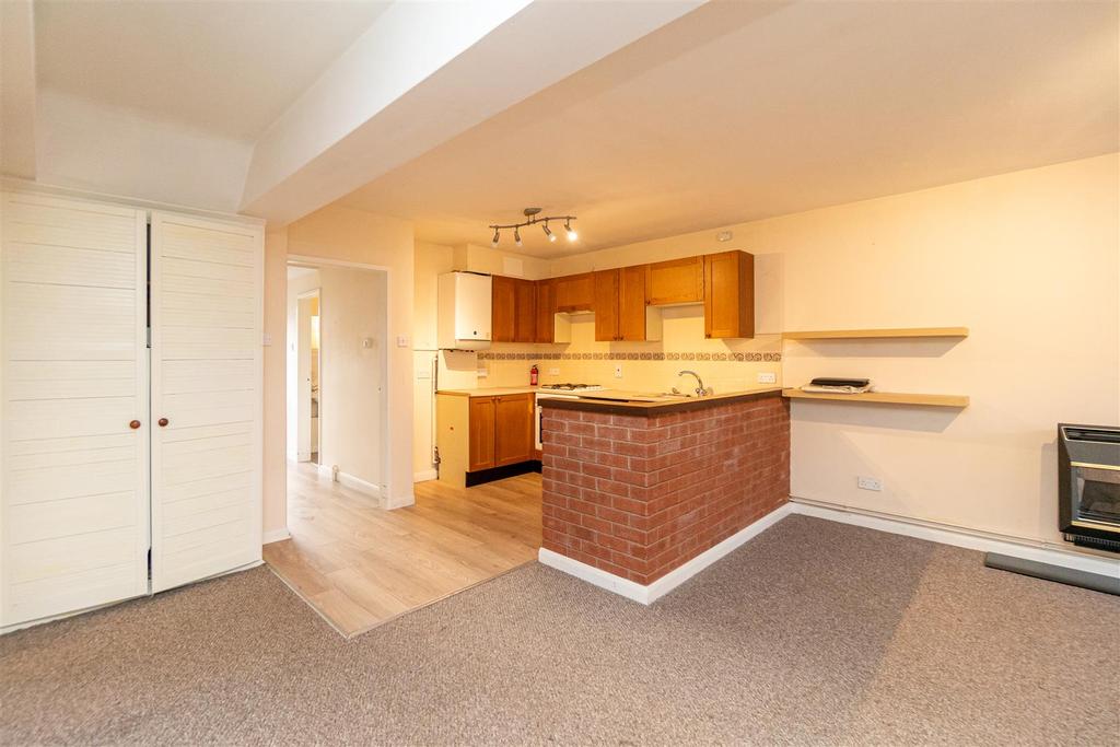 Main Street, East Leake, Loughborough 4 bed detached house £325,000