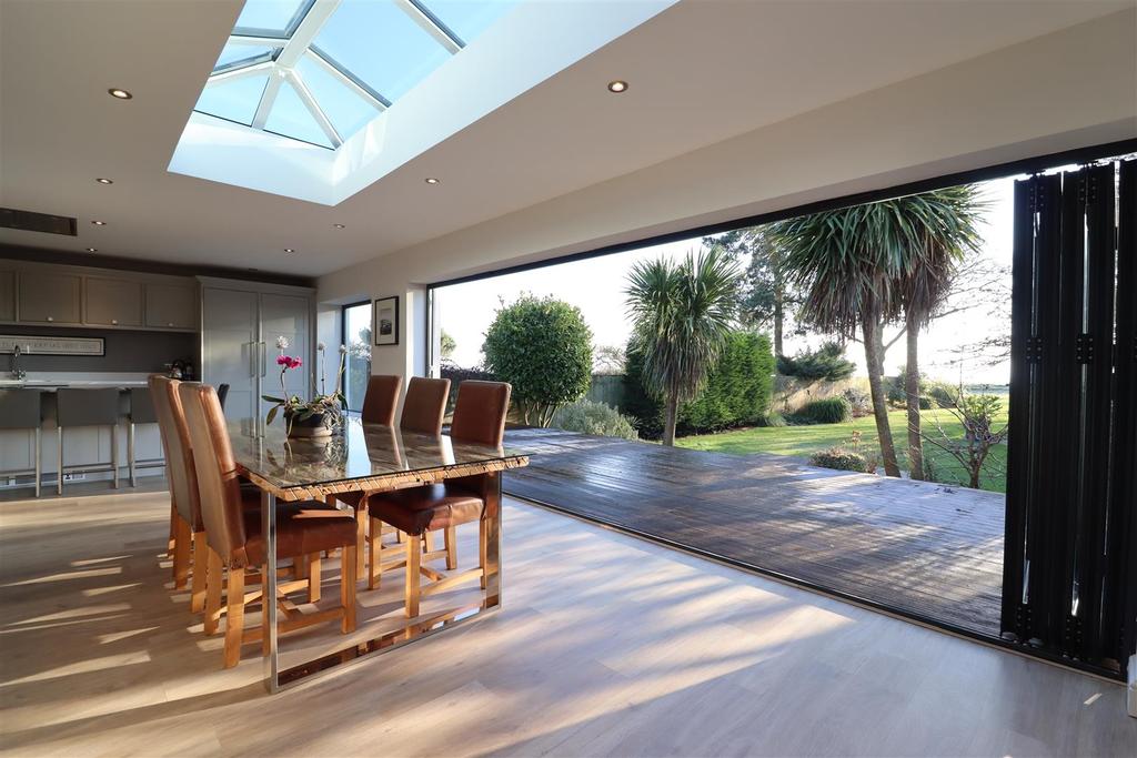 Southfield Drive, North Ferriby 4 bed detached bungalow £460,000