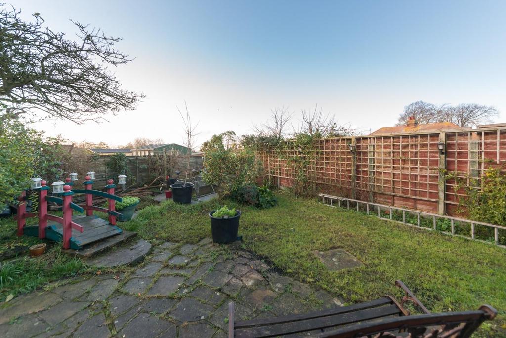 Nethercourt Gardens, Ramsgate 2 bed bungalow £280,000