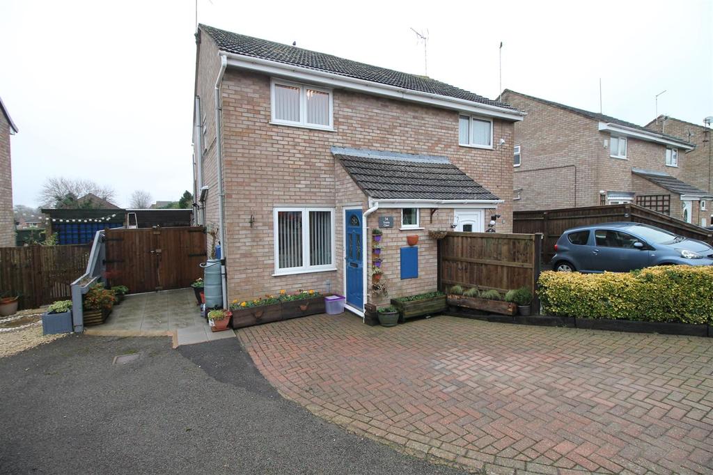 Trinity Close, Daventry 2 bed house £195,000