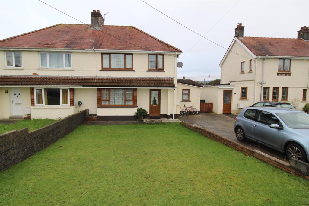 Blaenau Road, Llandybie, Ammanford 4 bed semidetached house £155,000