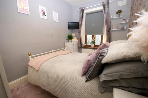 33 Temperance Field, Wyke, Bradford, BD12 9NR