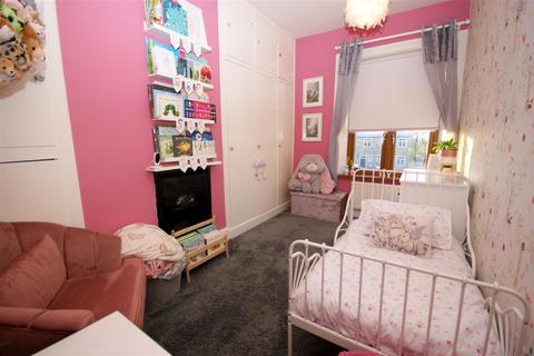 33 Temperance Field, Wyke, Bradford, BD12 9NR