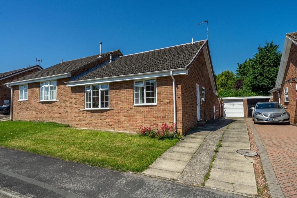 Barons Crescent, Copmanthorpe, York 2 bed semidetached bungalow £240,000