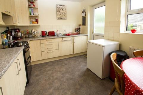 18 Eton Close, Witney, OX28 3GA