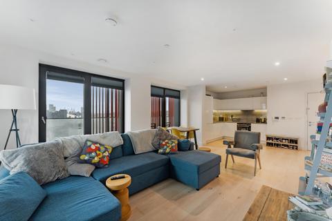 2 bedroom apartment for sale, James Cook, Royal Wharf, London, E16