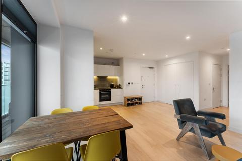 2 bedroom apartment for sale, James Cook, Royal Wharf, London, E16