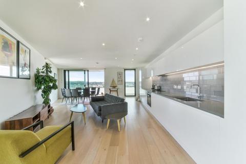 3 bedroom apartment for sale, Summerston House, Royal Wharf, London, E16