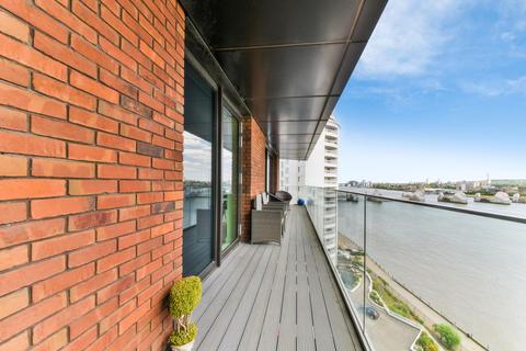 3 bedroom apartment for sale, Summerston House, Royal Wharf, London, E16