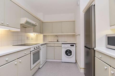 2 bedroom flat to rent, Cascades Tower, Canary Wharf, London