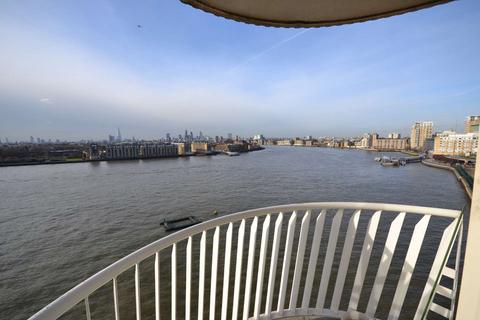 2 bedroom flat to rent, Cascades Tower, Canary Wharf, London
