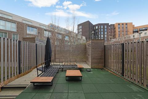 3 bedroom townhouse for sale, Starboard Way, Royal Wharf, London, E16