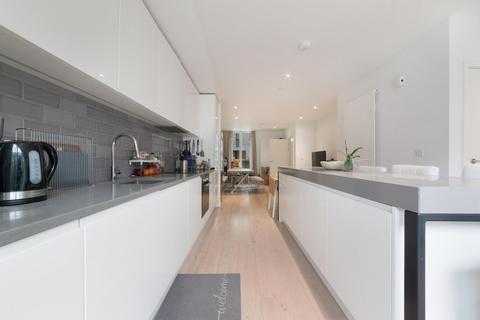 3 bedroom townhouse for sale, Starboard Way, Royal Wharf, London, E16