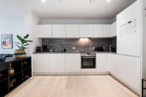 1 bedroom apartment for sale, Summerston House, Royal Wharf, London, E16