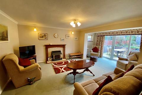 7 Broadmere Close, Dursley, GL11 6PU